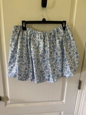 Gianni Bini Blue & White Floral Skater Mini Skirt